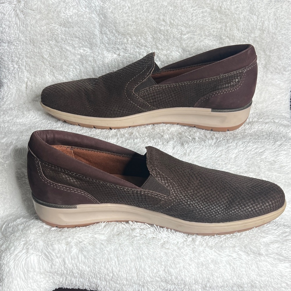 Walking Cradles Dark Brown Textured Loafers
